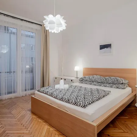 Lägenhet 5 *